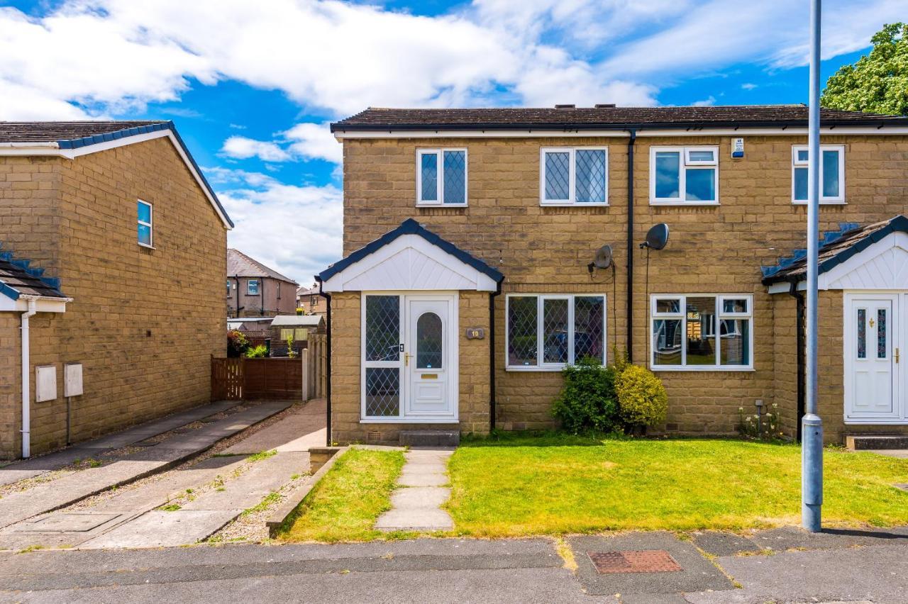 Family Friendly 3-Bed Home With Free Parking On Site Huddersfield Extérieur photo